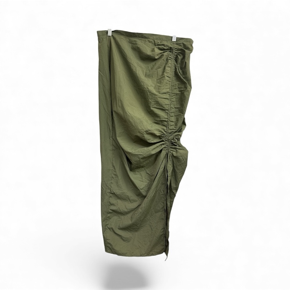 **Brand New **PrettyLittleThing Asymmetrical Olive Skirt - Picture 7 of 8